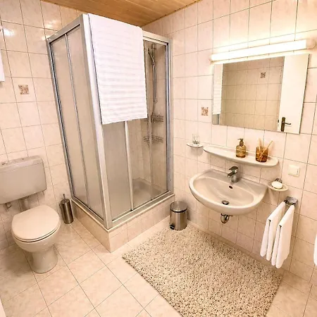 Apartman Am - Monteursunterkuenfte Am Rhein - 5 Unterkuenfte Mit Je Zwei Betten *